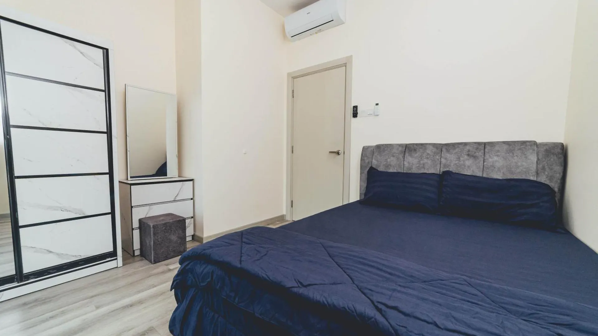 Mosaic Playhouse 3Br W Bathtub Pooltable Midvalley By Our Stay Johor Bahru Apartment