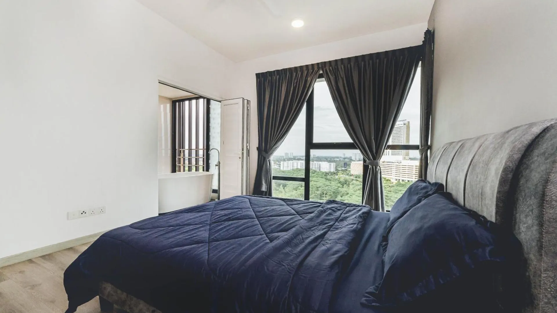 Mosaic Playhouse 3Br W Bathtub Pooltable Midvalley By Our Stay Johor Bahru Apartment
